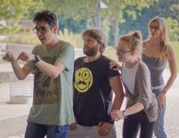 Busbesatzung mit Tiger